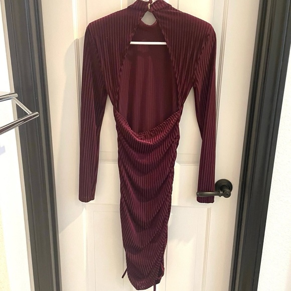 ASOS Design Maroon Velvet Dress size 0 - Picture 9 of 11